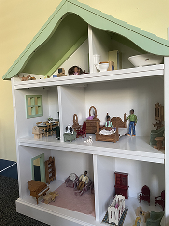 Dollhouse in play therapy